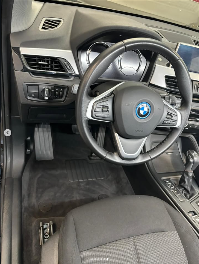Innenreinigung BMW Cockpit